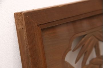 アンティーク建具　両面ガラス入り　竹と梅の彫りが和の風情を感じさせる欄間(明り取り、明かり取り)(R-049982)