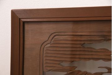 アンティーク建具　両面ガラス入り　竹と梅の彫りが和の風情を感じさせる欄間(明り取り、明かり取り)(R-049982)