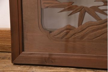 アンティーク建具　両面ガラス入り　竹と梅の彫りが和の風情を感じさせる欄間(明り取り、明かり取り)(R-049982)