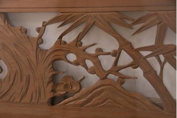 アンティーク建具　両面ガラス入り　竹と梅の彫りが和の風情を感じさせる欄間(明り取り、明かり取り)(R-049982)