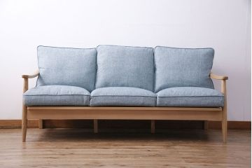 中古　美品　KEYUCA(ケユカ)　タモ材　優しい色味が素敵なタビーソファ(三人掛けソファ、3Pソファ)(R-049987)