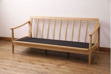 中古　美品　KEYUCA(ケユカ)　タモ材　優しい色味が素敵なタビーソファ(三人掛けソファ、3Pソファ)(R-049987)