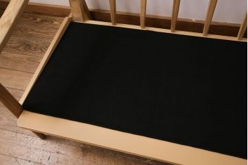 中古　美品　KEYUCA(ケユカ)　タモ材　優しい色味が素敵なタビーソファ(三人掛けソファ、3Pソファ)(R-049987)