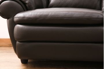 展示品　IDC大塚家具　極美品　新古品　enzo dambrosio(エンツォダンブロシオ)　高級感溢れるイタリアデザインの本革製3人掛けソファ(定価約40万円)(3P、三人掛け)(R-049988)