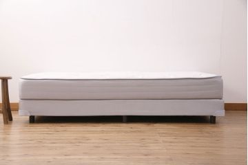 中古　美品　IDC大塚家具　KINGSDOWN(キングスダウン)社　REGALIA(レガリア)シリーズ　「オネスティ2」　シングルサイズ　ベッドマットレス&ボトムクッションセット(定価約11万円)(シングルベッド)(R-049991)