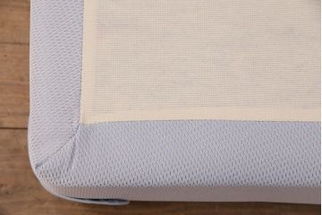 中古　美品　IDC大塚家具　KINGSDOWN(キングスダウン)社　REGALIA(レガリア)シリーズ　「オネスティ2」　シングルサイズ　ベッドマットレス&ボトムクッションセット(定価約11万円)(シングルベッド)(R-049991)