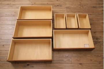 中古　横浜ダニエル(Daniel)　滑らかな木肌と温かみのある色合いが魅力のチェストセブン(S)(定価約40万円)(チェスト、引き出し)(R-049994)