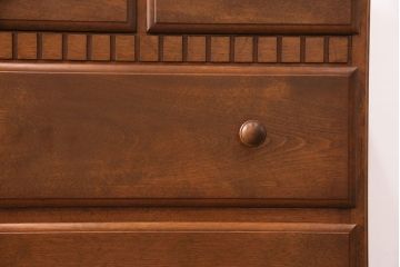 中古　横浜ダニエル(Daniel)　滑らかな木肌と温かみのある色合いが魅力のチェストセブン(S)(定価約40万円)(チェスト、引き出し)(R-049994)