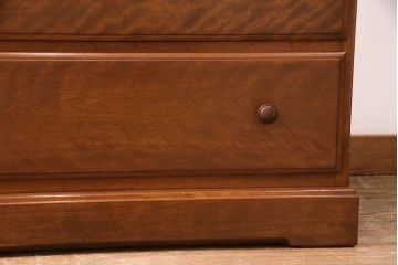 中古　横浜ダニエル(Daniel)　滑らかな木肌と温かみのある色合いが魅力のチェストセブン(S)(定価約40万円)(チェスト、引き出し)(R-049994)