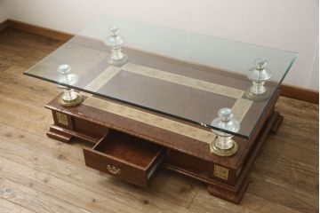 中古　イタリア製　異彩を放つデザインが魅力的なセンターテーブル(ローテーブル)(R-050000)