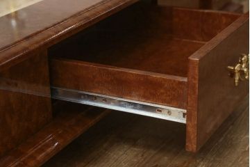 中古　イタリア製　異彩を放つデザインが魅力的なセンターテーブル(ローテーブル)(R-050000)