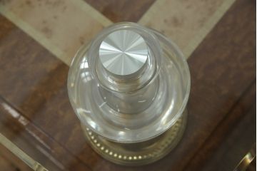 中古　イタリア製　異彩を放つデザインが魅力的なセンターテーブル(ローテーブル)(R-050000)