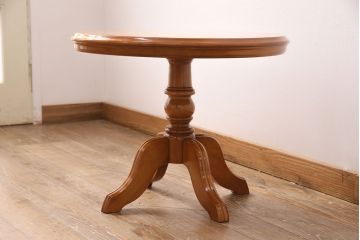 中古　美品　横浜クラシック家具　ダニエル(daniel)　A-516　レオナアームチェア (Leona)　クラシカルな佇まいが魅力の本革一人掛けソファ、テーブルセット(1Pソファ、アームチェア、ラウンジチェア、コーヒーテーブル、サイドテーブル)(R-050002)