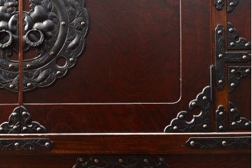 中古　岩谷堂箪笥　桜木作　迫力ある金具が魅力のテレビ台(収納棚、箪笥、和タンス、ローボード)(R-050006)