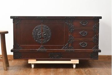 中古　岩谷堂箪笥　桜木作　迫力ある金具が魅力のテレビ台(収納棚、箪笥、和タンス、ローボード)(R-050006)