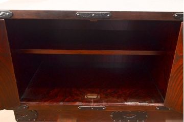 中古　岩谷堂箪笥　桜木作　迫力ある金具が魅力のテレビ台(収納棚、箪笥、和タンス、ローボード)(R-050006)