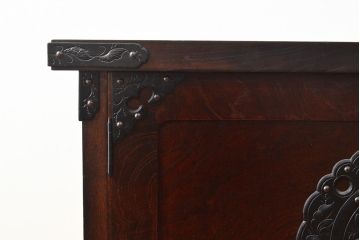 中古　岩谷堂箪笥　桜木作　迫力ある金具が魅力のテレビ台(収納棚、箪笥、和タンス、ローボード)(R-050006)