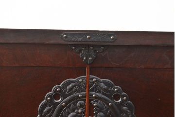 中古　岩谷堂箪笥　桜木作　迫力ある金具が魅力のテレビ台(収納棚、箪笥、和タンス、ローボード)(R-050006)