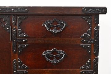 中古　岩谷堂箪笥　桜木作　迫力ある金具が魅力のテレビ台(収納棚、箪笥、和タンス、ローボード)(R-050006)