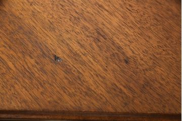 イギリスアンティーク　マホガニー材　挽き物加工が見事な存在感のあるオケージョナルテーブル(サイドテーブル、コーヒーテーブル)(R-050008)