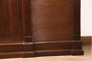 中古　展示美品　イタリア製　MARCHETTI(マルケッティ)　希少モデル!　特大キャビネット(収納棚、食器棚、カップボード、飾り棚)(R-050011)
