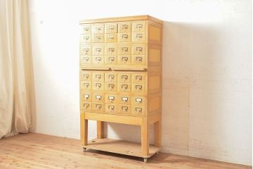 【簡易リペア限定品】レトロ家具　昭和レトロ　KIHARA　ナラ材製　作業台が付いた、ネームプレート付きカードケース(引き出し、チェスト、図書館、図書室)(R-050012)