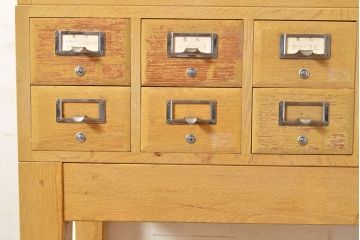 【簡易リペア限定品】レトロ家具　昭和レトロ　KIHARA　ナチュラルスタイルにおすすめ!小物収納に便利なナラ材製ネームプレート付きカードケース(引き出し、チェスト、図書館、図書室)(R-050013)