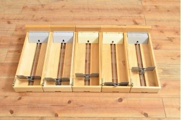 【簡易リペア限定品】レトロ家具　昭和レトロ　KIHARA　ナチュラルスタイルにおすすめ!小物収納に便利なナラ材製ネームプレート付きカードケース(引き出し、チェスト、図書館、図書室)(R-050014)