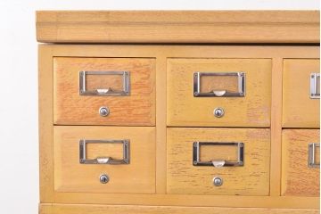 【簡易リペア限定品】レトロ家具　昭和レトロ　KIHARA　雑貨屋さん収納が叶うナラ材製ネームプレート付きカードケース(引き出し、チェスト、図書館、図書室)(R-050018)
