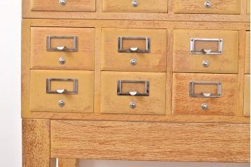 レトロ家具　昭和レトロ　KIHARA　雑貨屋さん収納が叶うナラ材製ネームプレート付きカードケース(引き出し、チェスト、図書館、図書室)(R-050018)