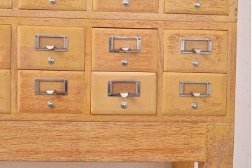 レトロ家具　昭和レトロ　KIHARA　雑貨屋さん収納が叶うナラ材製ネームプレート付きカードケース(引き出し、チェスト、図書館、図書室)(R-050018)