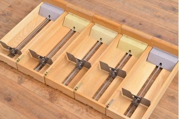 【簡易リペア限定品】レトロ家具　昭和レトロ　KIHARA　お洒落な店舗什器におすすめのナラ材製ネームプレート付きカードケース(引き出し、チェスト、図書館、図書室)(R-050019)