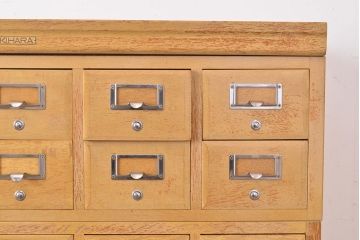 【簡易リペア限定品】レトロ家具　昭和レトロ　KIHARA　お洒落な店舗什器におすすめのナラ材製ネームプレート付きカードケース(引き出し、チェスト、図書館、図書室)(R-050019)