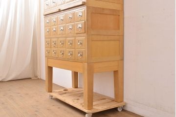 レトロ家具　昭和レトロ　KIHARA　ナラ材のあたたかみのある風合いが魅力的なネームプレート付きカードケース(引き出し、チェスト、図書館、図書室)(R-050020)