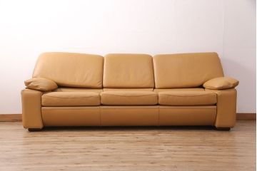 中古美品　展示品　VAROSA VALENTI(バロッサ バレンティ)　本革の明るいカラーが空間のアクセントになる3人掛けソファ(3Pソファ、三人掛け)(定価約160万円)(R-050021)
