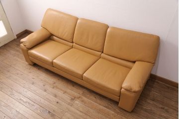 中古美品　展示品　VAROSA VALENTI(バロッサ バレンティ)　本革の明るいカラーが空間のアクセントになる3人掛けソファ(3Pソファ、三人掛け)(定価約160万円)(R-050021)