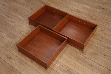中古　カリン材　真鍮の金具がおしゃれな高級サイドボード(収納棚、キャビネット、花梨材)(R-050030)