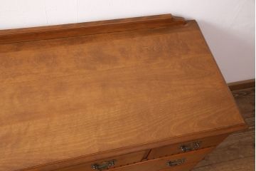 中古　美品　横浜ダニエル(daniel)　アーリーアメリカン　A-104横長整理タンス　気品漂う洗練されたデザインが魅力的なチェスト(定価約50万円)(引き出し、洋服タンス、サイドボード)(R-050042)