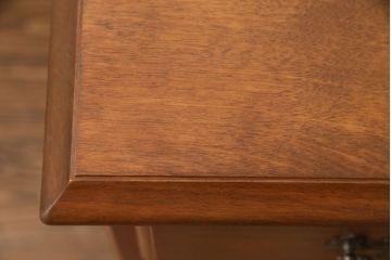 中古　美品　横浜ダニエル(daniel)　アーリーアメリカン　A-104横長整理タンス　気品漂う洗練されたデザインが魅力的なチェスト(定価約50万円)(引き出し、洋服タンス、サイドボード)(R-050042)