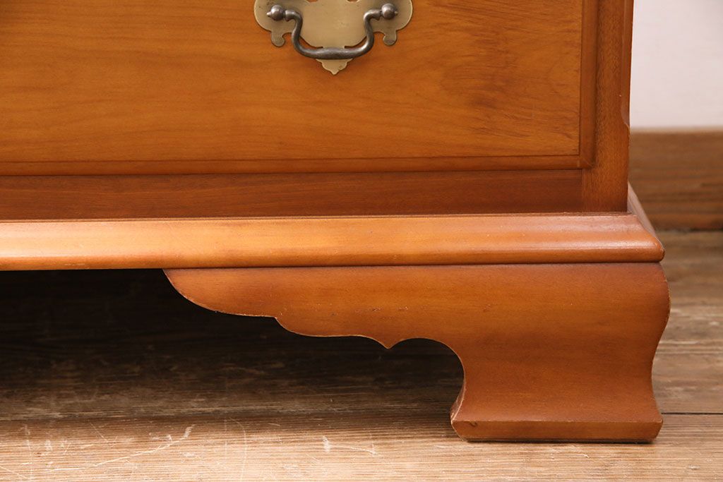 中古　美品　横浜ダニエル(daniel)　アーリーアメリカン　A-104横長整理タンス　気品漂う洗練されたデザインが魅力的なチェスト(定価約50万円)(引き出し、洋服タンス、サイドボード)(R-050042)