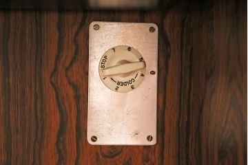 北欧ヴィンテージ　ノルウェー製　激レア品!ローズウッド材の風合いがお洒落な雰囲気を引き立たせるクーラーキャビネット(サイドボード、収納棚、戸棚、ビンテージ)(R-050049)