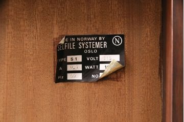 北欧ヴィンテージ　ノルウェー製　激レア品!ローズウッド材の風合いがお洒落な雰囲気を引き立たせるクーラーキャビネット(サイドボード、収納棚、戸棚、ビンテージ)(R-050049)