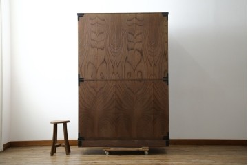 中古　岩谷堂箪笥　見事な手打ち金具と躍動感のある杢目が魅力の重ね箪笥　(R-050054)