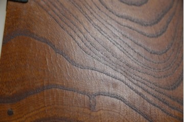 中古　岩谷堂箪笥　見事な手打ち金具と躍動感のある杢目が魅力の重ね箪笥　(R-050054)