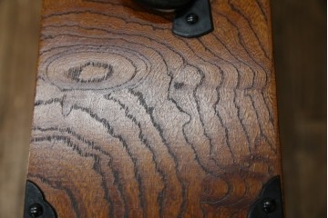 中古　岩谷堂箪笥　見事な手打ち金具と躍動感のある杢目が魅力の重ね箪笥　(R-050054)