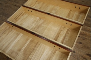 中古　岩谷堂箪笥　見事な手打ち金具と躍動感のある杢目が魅力の重ね箪笥　(R-050054)