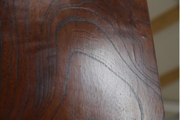 中古　岩谷堂箪笥　見事な手打ち金具と躍動感のある杢目が魅力の重ね箪笥　(R-050054)