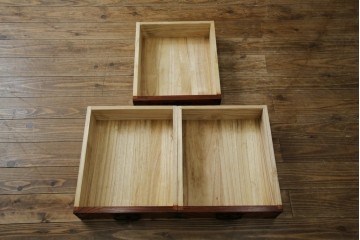 中古　岩谷堂箪笥　見事な手打ち金具と躍動感のある杢目が魅力の重ね箪笥　(R-050054)