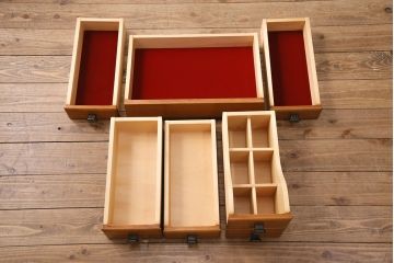 中古　美品　横浜ダニエル(daniel)　チェア付き　温かみのある色合いと上品な佇まいが魅力のドレッサー(鏡台)(定価約60万円)(R-050064)