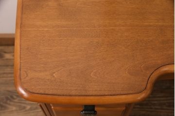 中古　美品　横浜ダニエル(daniel)　チェア付き　温かみのある色合いと上品な佇まいが魅力のドレッサー(鏡台)(定価約60万円)(R-050064)
